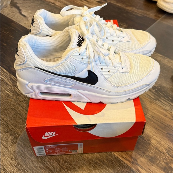 Nike Air Max 90 - Picture 4 of 7